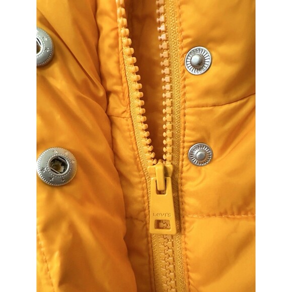 NEW Levi's Womens Size XS Apricot Orange Box Quilt Puffer Vest Down Alternative - Picture 9 of 12